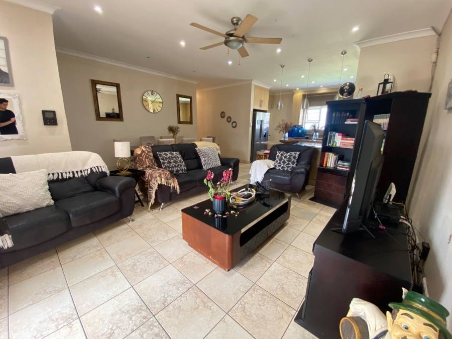 To Let 3 Bedroom Property for Rent in Chiselhurst Eastern Cape